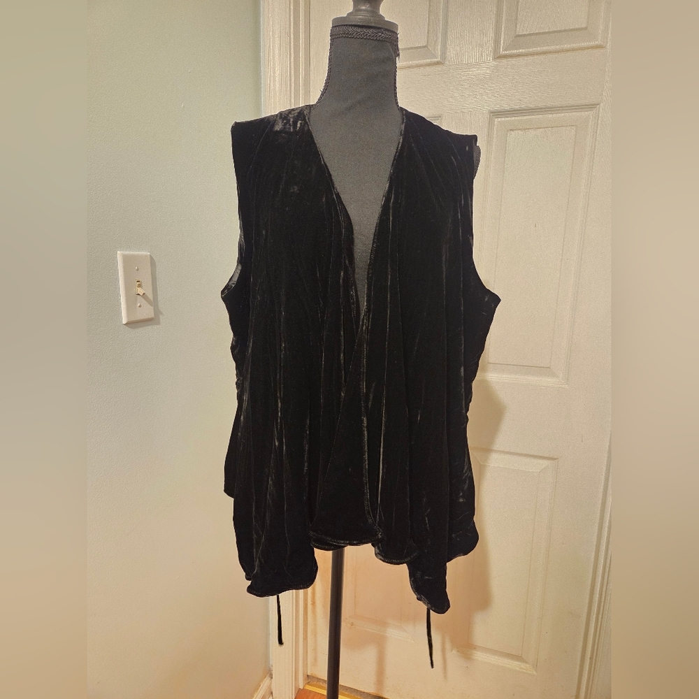 Coldwater Creek Black Sleeveless Vest